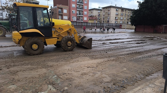 11/11/2024 El colegio Santa Ana de Algemesí trata de recuperar la normalidad tras el desastre