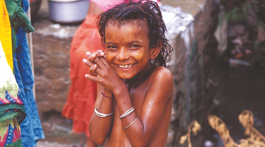 10/12/2014 Fundación Juan Bonal expone desde hoy en Zaragoza su trabajo sobre la infancia en la India.