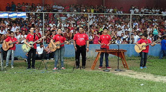 19/09/2013 Danzas, voces, cuerdas y Marimbas.