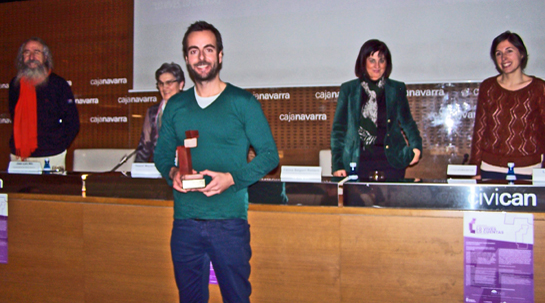 28/11/2013 Fundación Juan Bonal entrega el premio al ganador del IV Concurso de Relatos solidarios “Lo vives, lo cuentas 2013”.