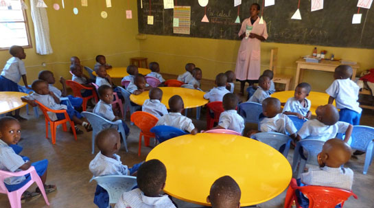 11/12/2013 La guardería en Mugina, Burundi, tras cuatro años de servicio siguiendo el espíritu del Padre Juan Bonal.