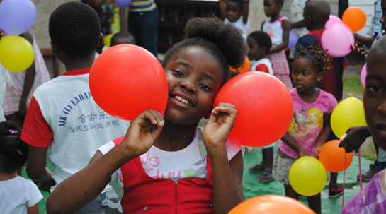 13/12/2013 Fundación Juan Bonal celebra la fiesta del apadrinamiento en Guinea Ecuatorial.